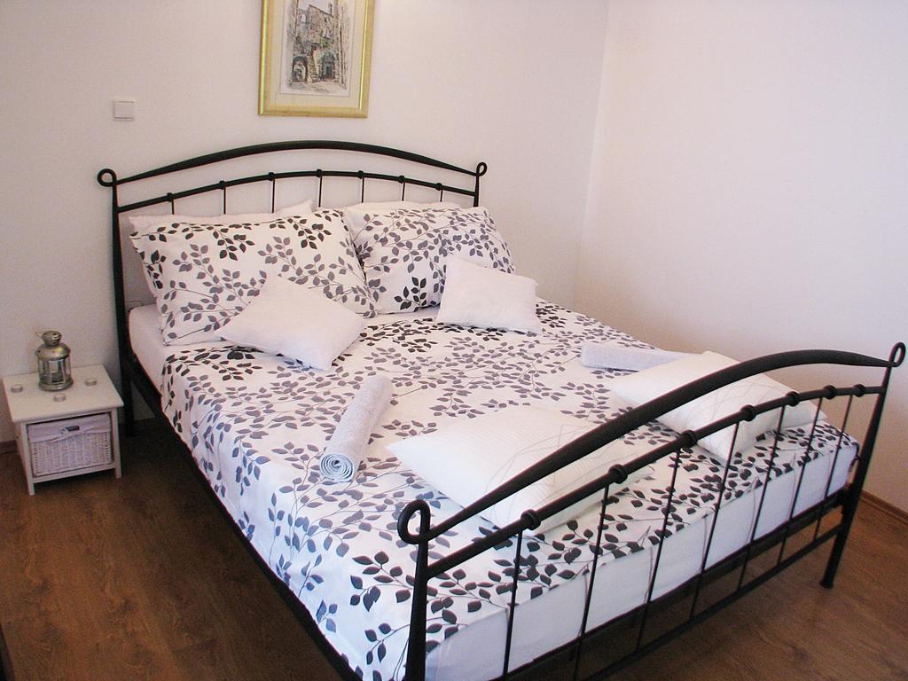Apartment Noa Kaštel Kambelovac Δωμάτιο φωτογραφία