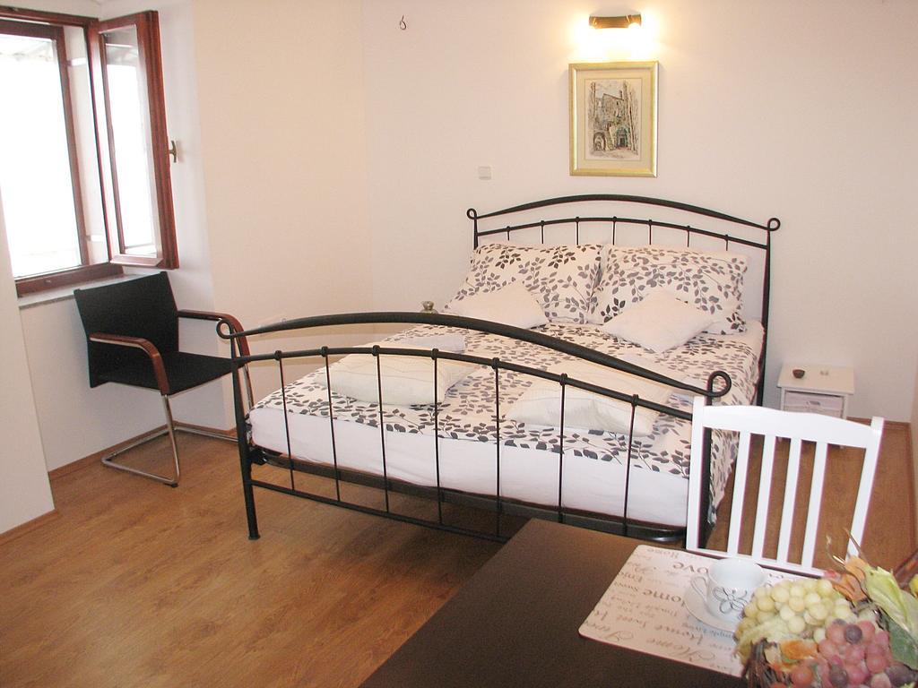 Apartment Noa Kaštel Kambelovac Δωμάτιο φωτογραφία