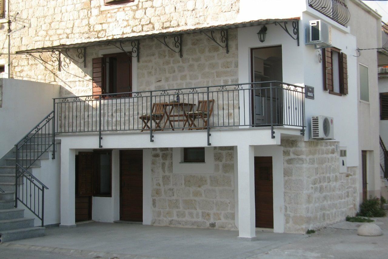 Apartment Noa Kaštel Kambelovac Εξωτερικό φωτογραφία